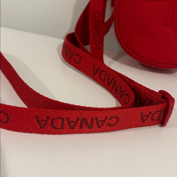 LULULEMON Future Legacy team Canada crossbody bag red adjustable strap full zip - Picture 5 of 16